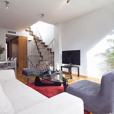 Apartment Barcelona Rentals - Penthouse With Terrace المظهر الخارجي الصورة