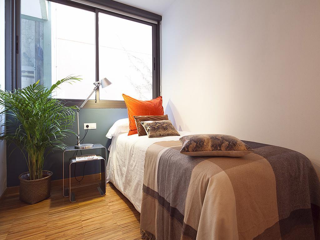 Apartment Barcelona Rentals - Penthouse With Terrace المظهر الخارجي الصورة